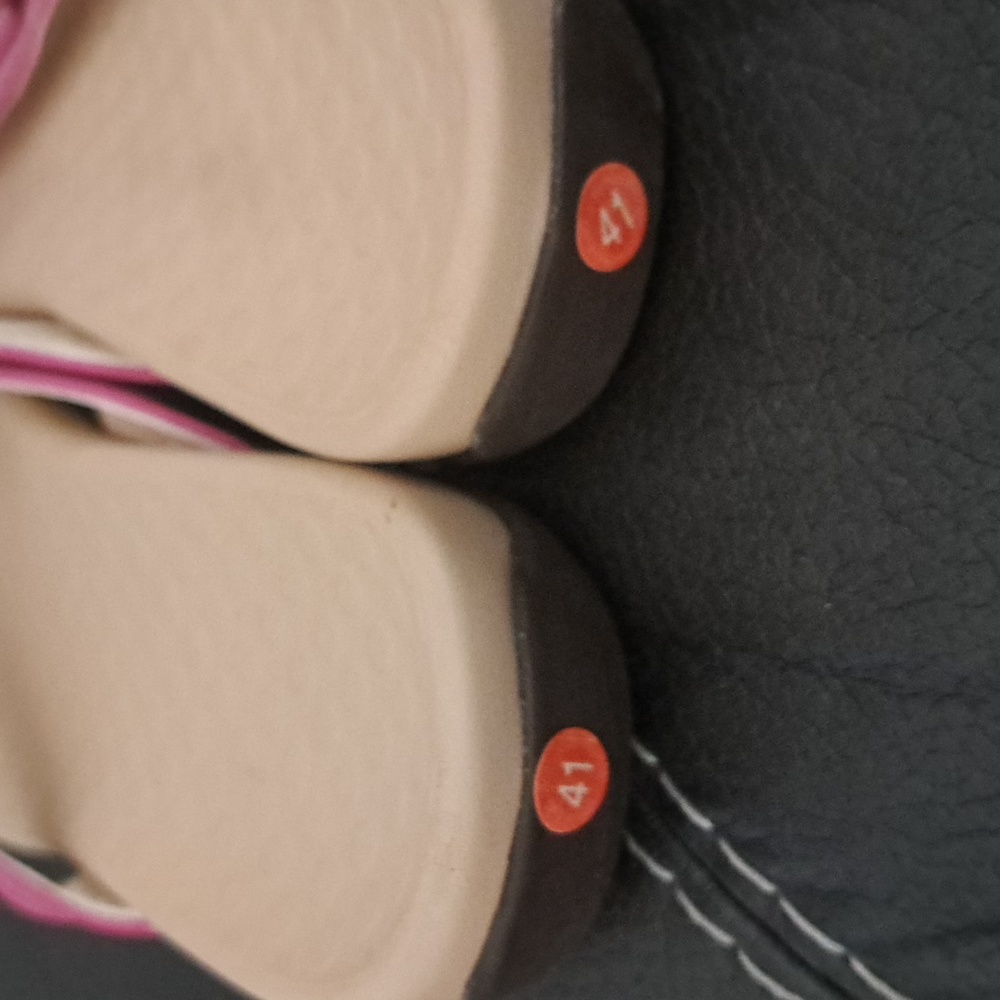 New vionic sandals - Picture 4 of 6